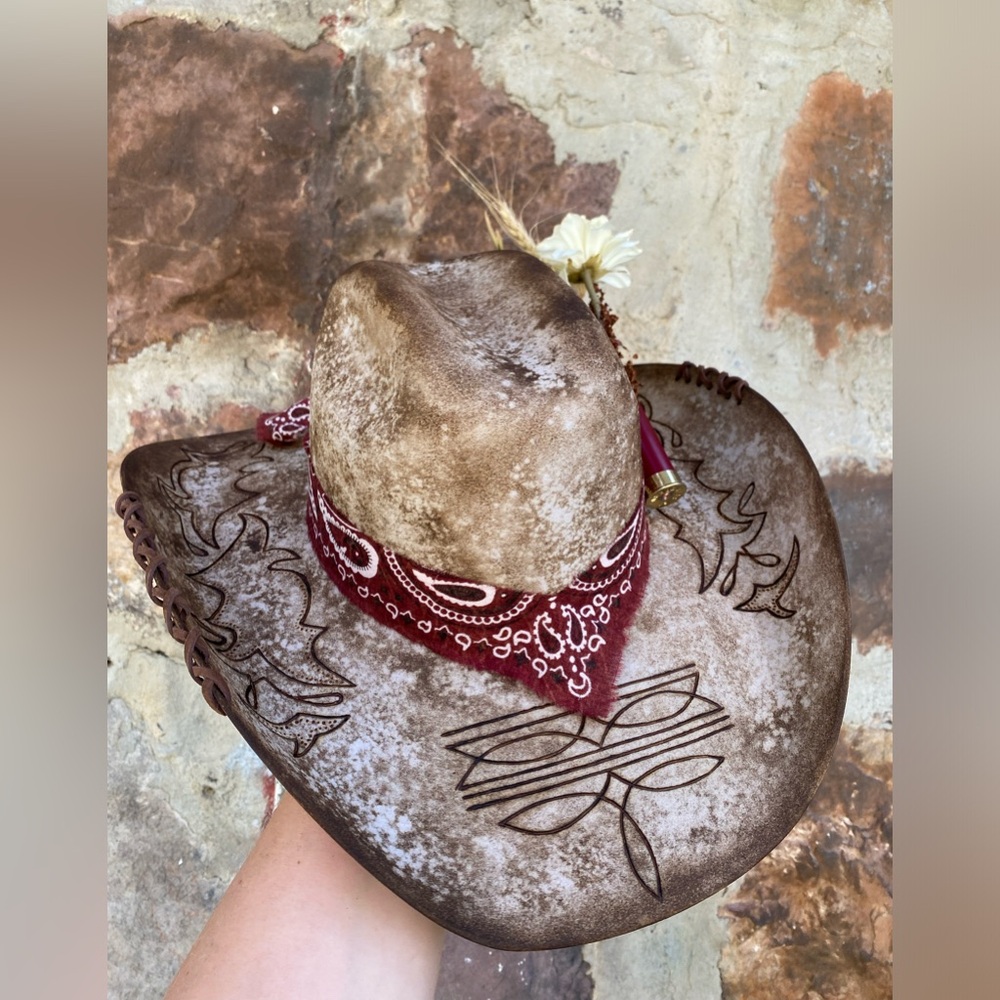 SOLD READ DESCRIPTION 
New “Boot Stitch” Hand burned hat Sz 7